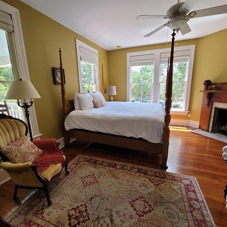 The Camellia Rose Inn- King Room- Inspiration Гейнсвил Екстериор снимка